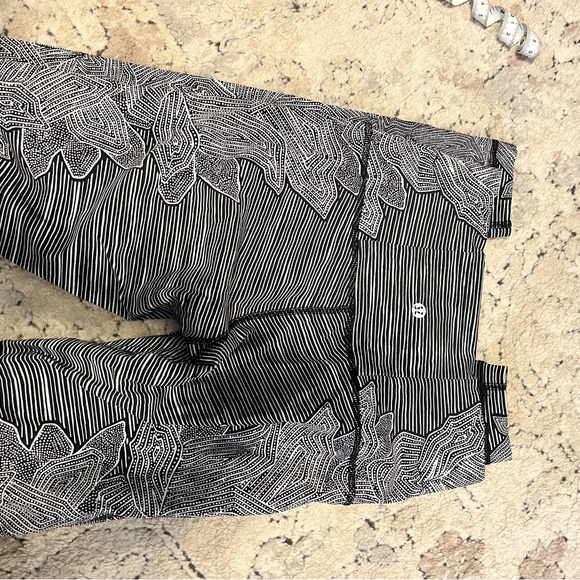 Lululemon Wunder Under Pant (Hi-Rise) - Picture 4 of 4